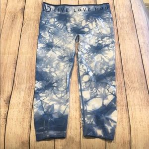 Tie-Dye Workout Capri leggings, medium